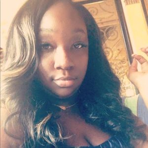 Meet your Posher, Ebony